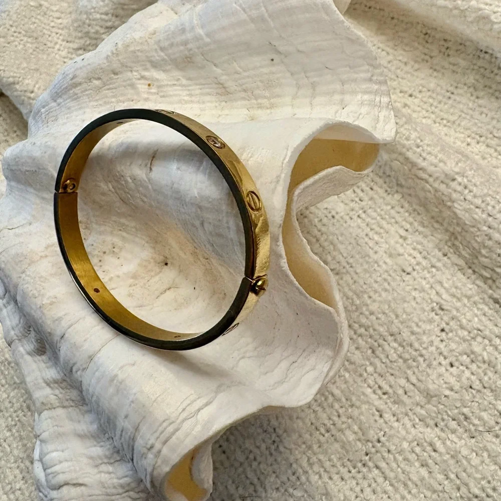 Gold Love Style Bracelet with Screwdriver - Picture 3 of 3